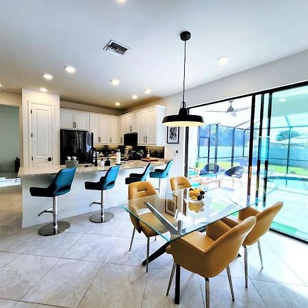 Blue Door Retreat - Luxury Pool Home - Sleeps 8 Кейп-Корал Экстерьер фото